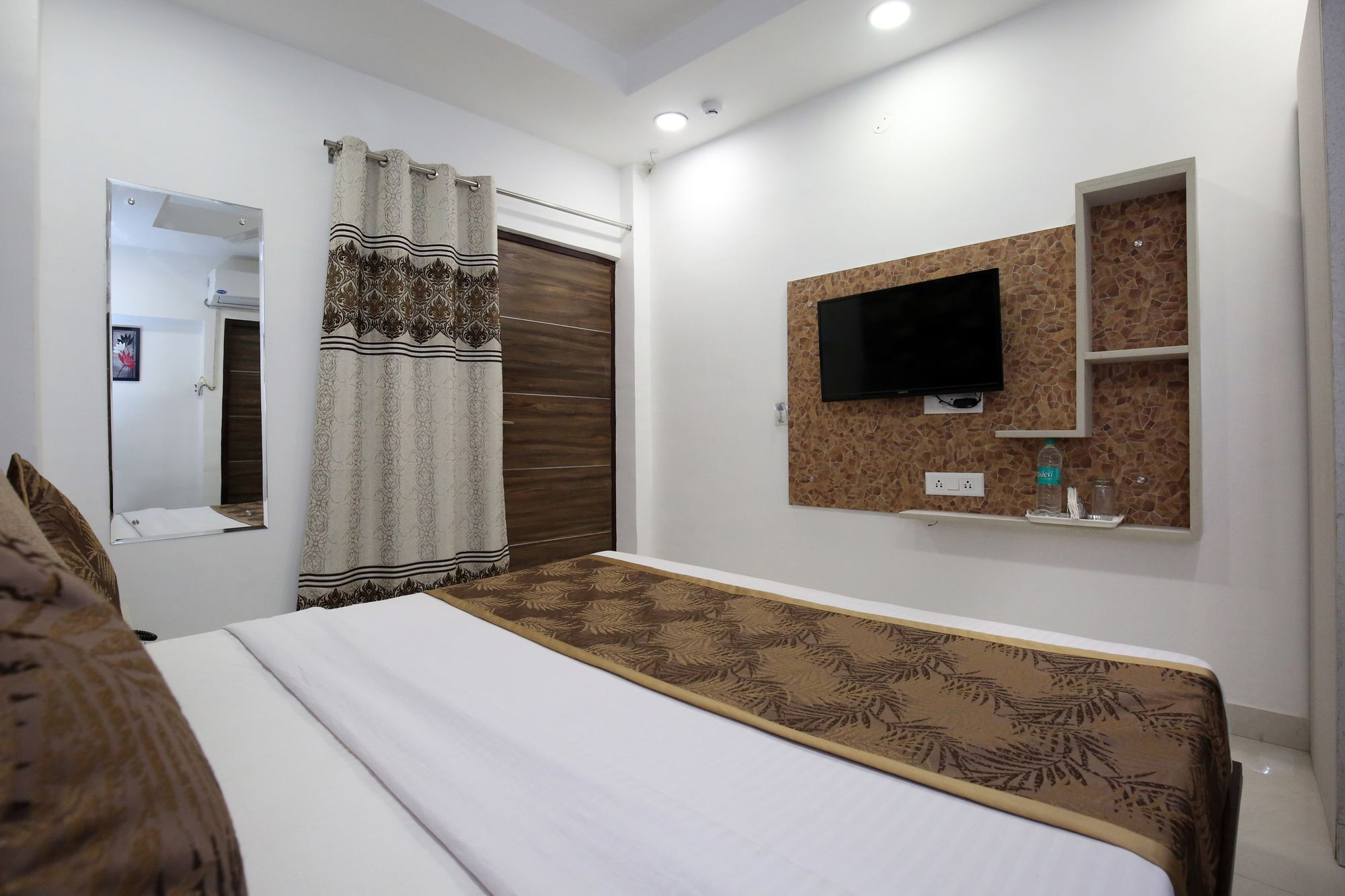 Oyo 9732 Hotel